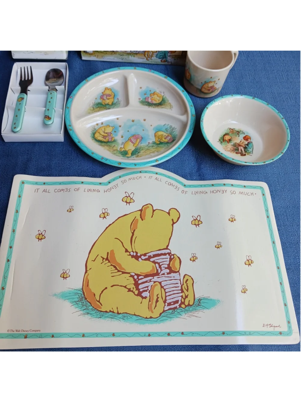 VTG Disney Winnie the Pooh Melamine Dish Set W/ Bowl, Cup, Plate, SPOON , Fork